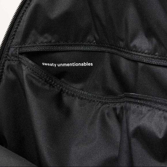 Lululemon Eveywhere backpack 17L - Picture 4 of 10